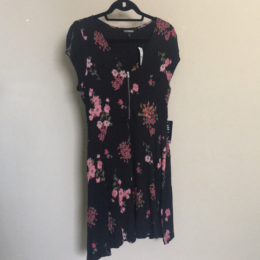 Express floral dress. Never worn, tags on.